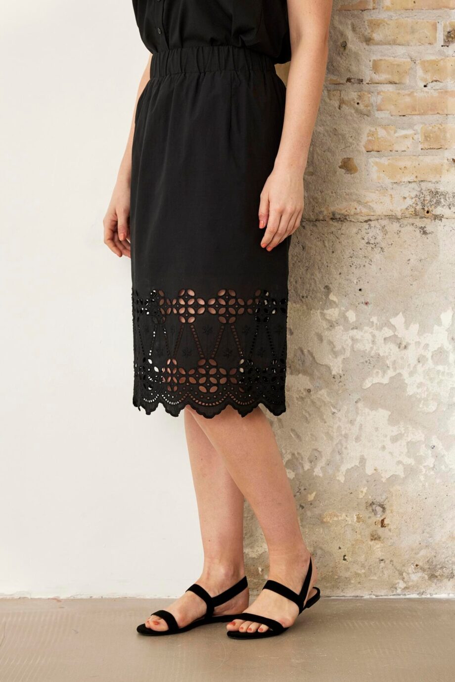 Sort Front Crystal Nederdel Farve: Black Størrelse: Dame - In Front Nederdele  - 5714220328701